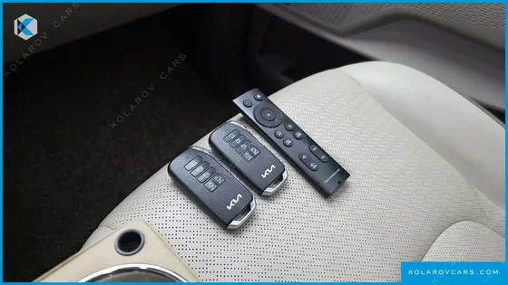KIA CARNIVAL DIESEL 9-SEATER HI-LIMOUSINE