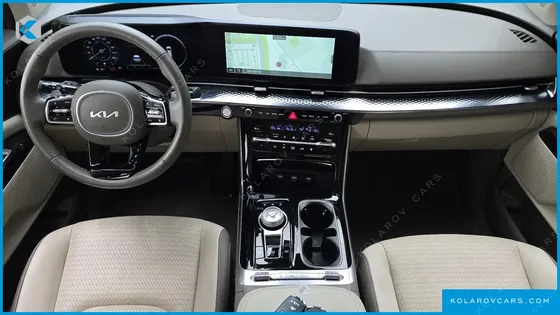 KIA CARNIVAL GASOLINE 9-SEATER HI-LIMOUSINE