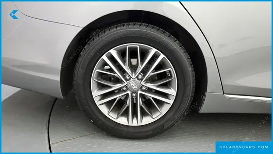 HYUNDAI GRANDEUR 3.0 LPI MODERN (RENTAL CAR)