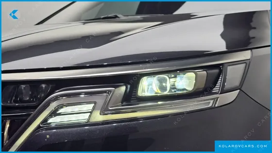 KIA CARNIVAL GASOLINE 9-SEATER NOBLESSE