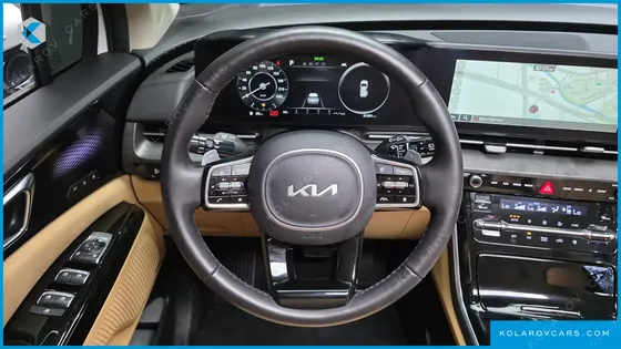 KIA CARNIVAL GASOLINE 9-SEATER SIGNATURE