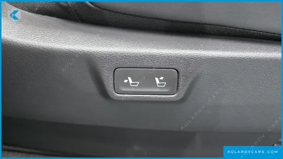 KIA CARNIVAL GASOLINE 9-SEATER SIGNATURE