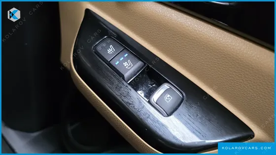KIA CARNIVAL GASOLINE 9-SEATER SIGNATURE