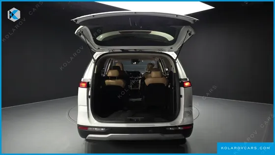 KIA CARNIVAL DIESEL 9-SEATER PRESTIGE