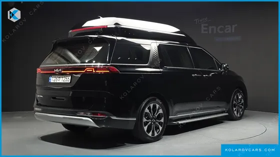 KIA CARNIVAL GASOLINE 9-SEATER HI-LIMOUSINE