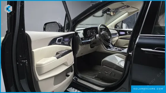 KIA CARNIVAL GASOLINE 9-SEATER HI-LIMOUSINE