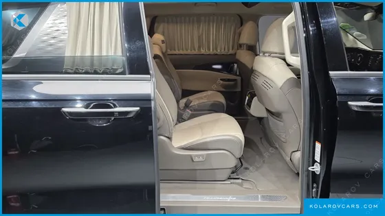 KIA CARNIVAL GASOLINE 9-SEATER HI-LIMOUSINE
