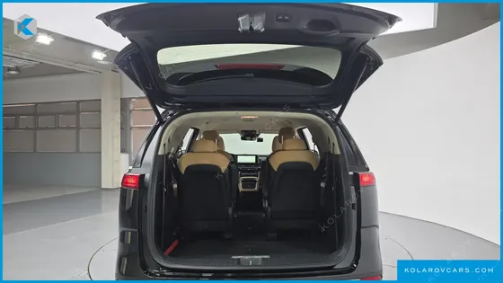 KIA CARNIVAL DIESEL 9-SEATER NOBLESSE
