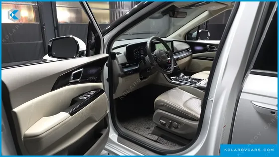 KIA CARNIVAL GASOLINE 7-SEATER HI-LIMOUSINE
