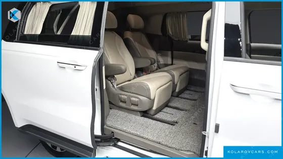 KIA CARNIVAL GASOLINE 7-SEATER HI-LIMOUSINE