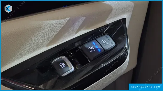 KIA CARNIVAL GASOLINE 7-SEATER HI-LIMOUSINE