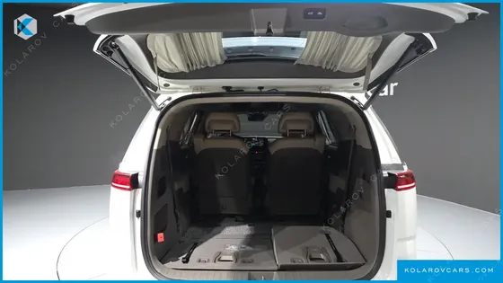 KIA CARNIVAL GASOLINE 7-SEATER HI-LIMOUSINE