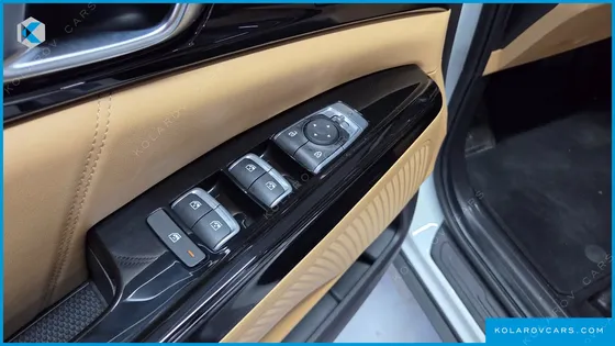 KIA CARNIVAL GASOLINE 7-SEATER SIGNATURE