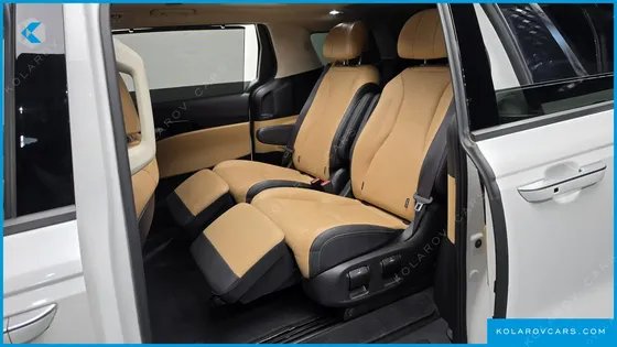 KIA CARNIVAL GASOLINE 7-SEATER SIGNATURE