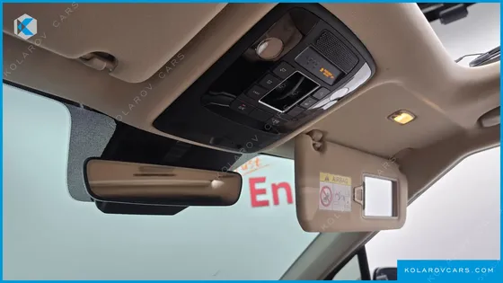 KIA CARNIVAL GASOLINE 7-SEATER SIGNATURE