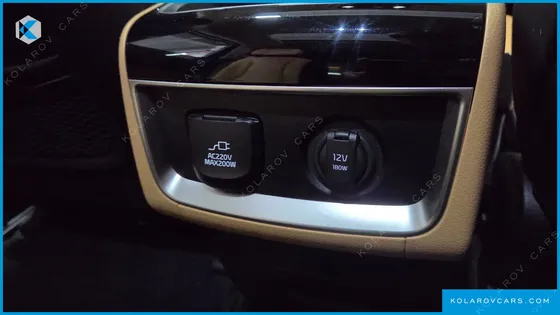 KIA CARNIVAL GASOLINE 7-SEATER SIGNATURE