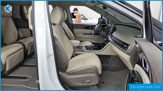 KIA CARNIVAL DIESEL 7-SEATER HI-LIMOUSINE