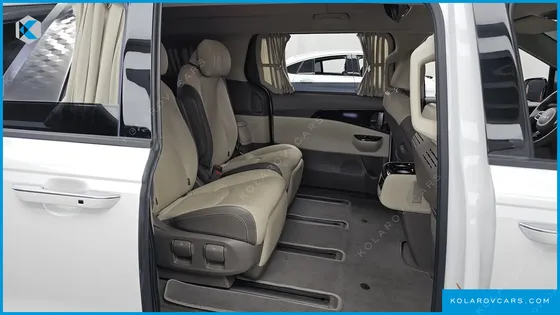 KIA CARNIVAL DIESEL 7-SEATER HI-LIMOUSINE