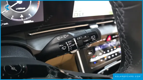 KIA CARNIVAL DIESEL 9-SEATER PRESTIGE