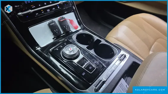KIA CARNIVAL GASOLINE 9-SEATER NOBLESSE