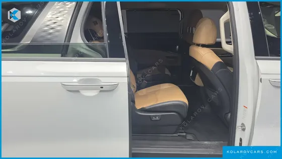 KIA CARNIVAL GASOLINE 9-SEATER NOBLESSE