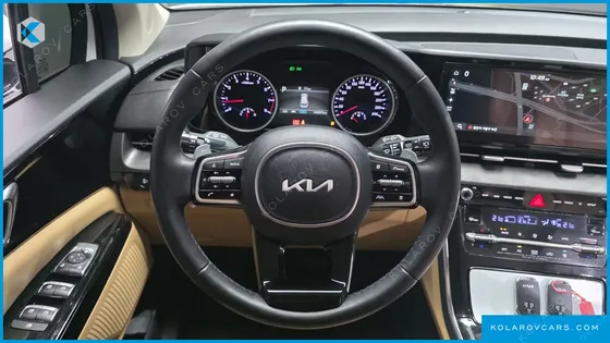 KIA CARNIVAL GASOLINE 9-SEATER NOBLESSE