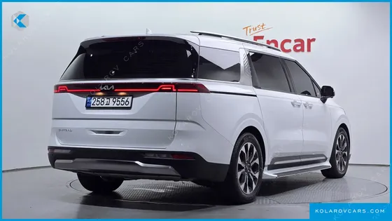 KIA CARNIVAL GASOLINE 7-SEATER SIGNATURE