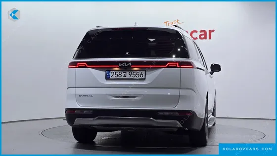 KIA CARNIVAL GASOLINE 7-SEATER SIGNATURE