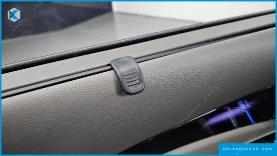KIA CARNIVAL GASOLINE 7-SEATER SIGNATURE