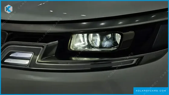 KIA CARNIVAL GASOLINE 7-SEATER SIGNATURE