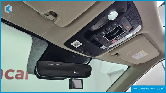 KIA CARNIVAL GASOLINE 7-SEATER SIGNATURE
