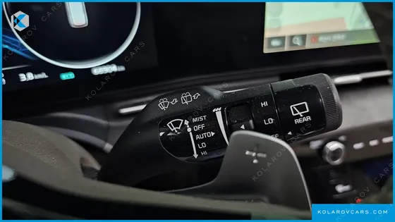 KIA CARNIVAL GASOLINE 7-SEATER SIGNATURE