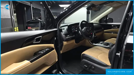 KIA CARNIVAL DIESEL 9-SEATER NOBLESSE