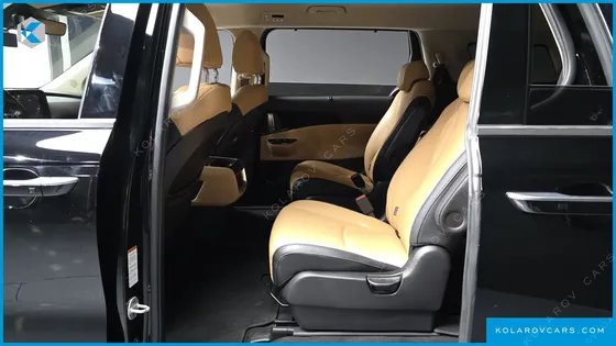 KIA CARNIVAL DIESEL 9-SEATER NOBLESSE