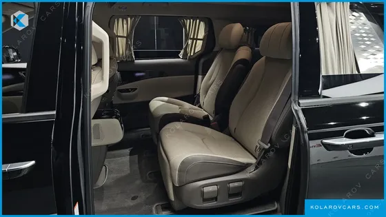 KIA CARNIVAL GASOLINE 7-SEATER HI-LIMOUSINE