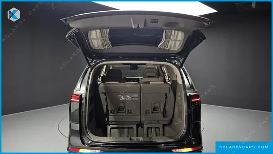KIA CARNIVAL GASOLINE 7-SEATER HI-LIMOUSINE