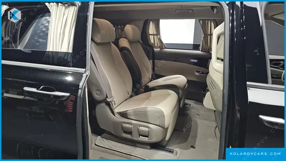 KIA CARNIVAL GASOLINE 7-SEATER HI-LIMOUSINE