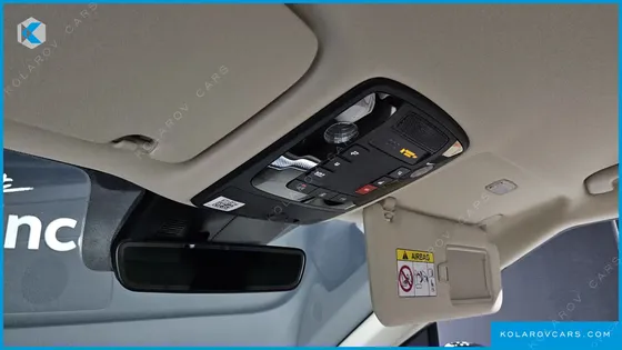 KIA CARNIVAL GASOLINE 7-SEATER HI-LIMOUSINE