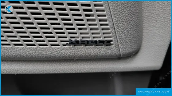 KIA CARNIVAL GASOLINE 7-SEATER HI-LIMOUSINE