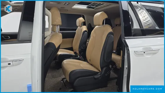KIA CARNIVAL DIESEL 9-SEATER SIGNATURE