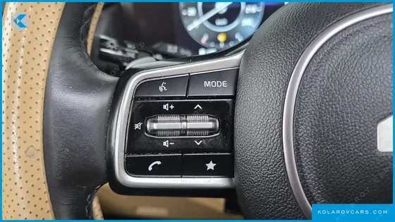 KIA CARNIVAL DIESEL 9-SEATER SIGNATURE