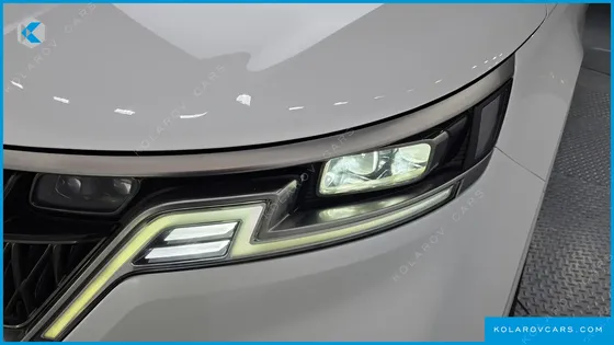 KIA CARNIVAL DIESEL 9-SEATER SIGNATURE