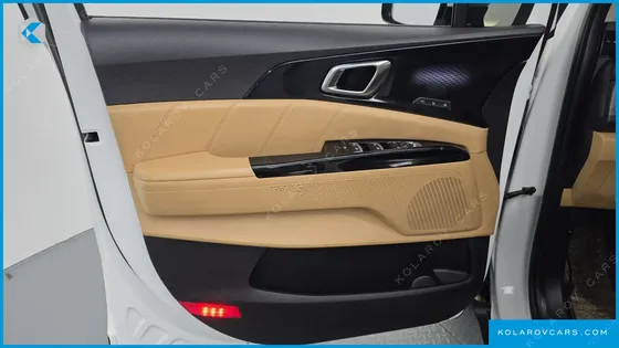 KIA CARNIVAL DIESEL 9-SEATER SIGNATURE