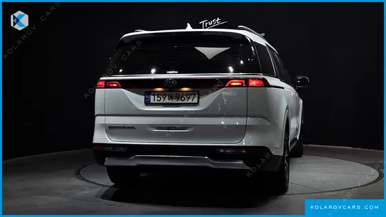KIA CARNIVAL DIESEL 9-SEATER NOBLESSE