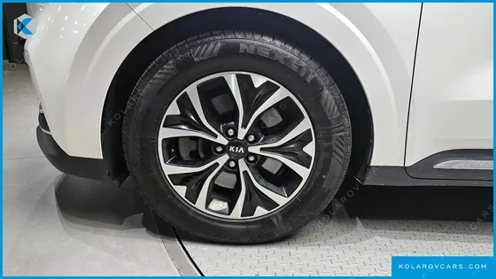 KIA CARNIVAL DIESEL 9-SEATER NOBLESSE