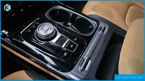 KIA CARNIVAL DIESEL 9-SEATER NOBLESSE