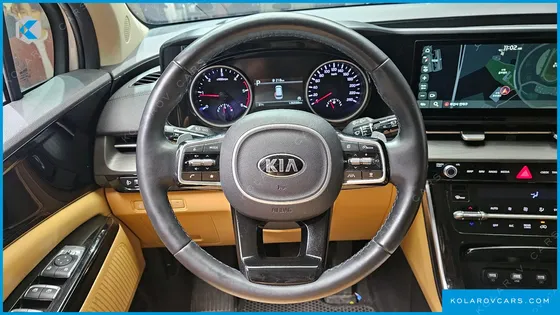 KIA CARNIVAL DIESEL 9-SEATER NOBLESSE