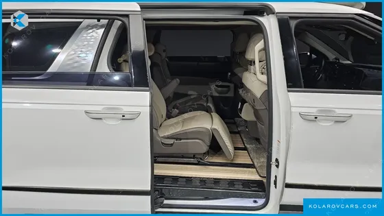 KIA CARNIVAL DIESEL 9-SEATER HI-LIMOUSINE(SPECIAL VEHICLE)