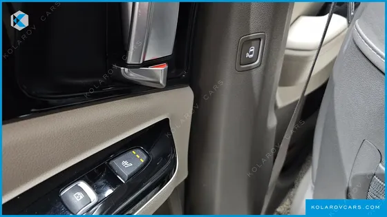 KIA CARNIVAL DIESEL 9-SEATER HI-LIMOUSINE(SPECIAL VEHICLE)