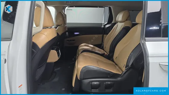 KIA CARNIVAL DIESEL 7-SEATER SIGNATURE